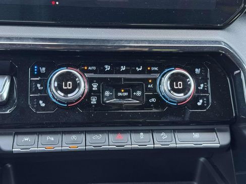 Used 2022 GMC Sierra 1500 AT4 w/ AT4 Premium Package AWD/4WD image 6