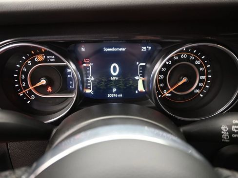 Used 2023 Jeep Wrangler Altitude image 36