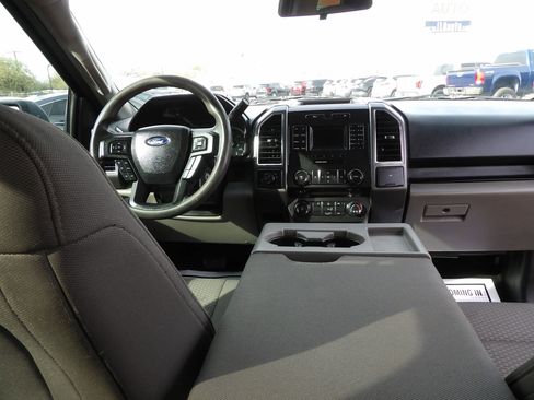 Used 2017 Ford F150 XLT image 12