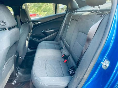 Used 2017 Chevrolet Cruze LT w/ Convenience Package image 24