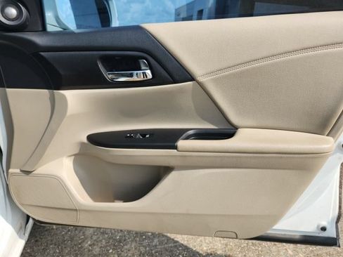 Used 2014 Honda Accord EX-L image 17