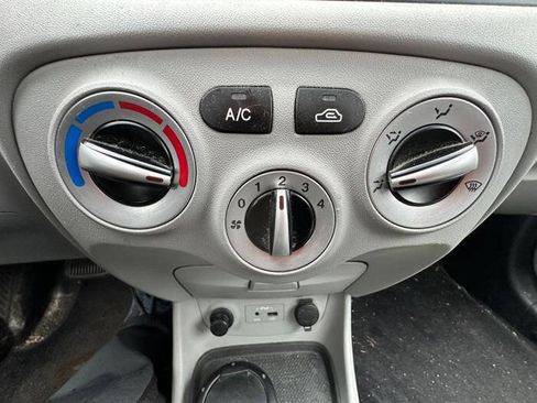 Used 2010 Hyundai Accent GLS FWD image 37