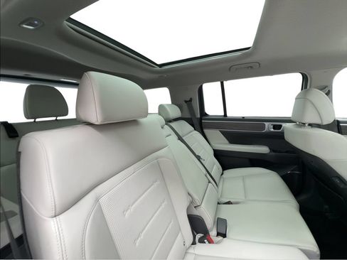 Used 2025 Hyundai Santa Fe Limited FWD image 30
