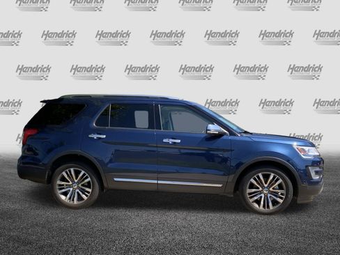 Used 2017 Ford Explorer Platinum AWD/4WD image 11