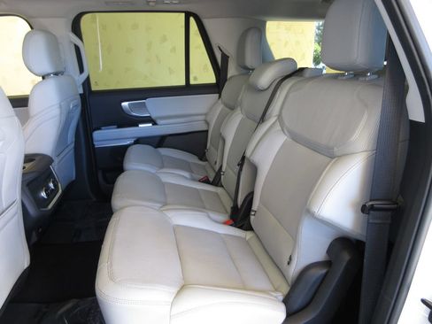 Certified 2025 Ford Expedition Max Platinum AWD/4WD image 24