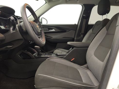 Used 2021 Chevrolet TrailBlazer LT w/ Convenience Package image 17