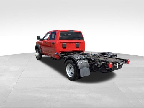 Used 2024 RAM 5500 Tradesman w/ Chrome Appearance Group AWD/4WD image 3