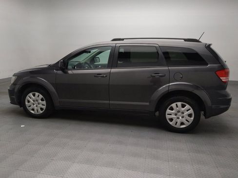 Used 2018 Dodge Journey SE w/ Connectivity Group FWD image 3