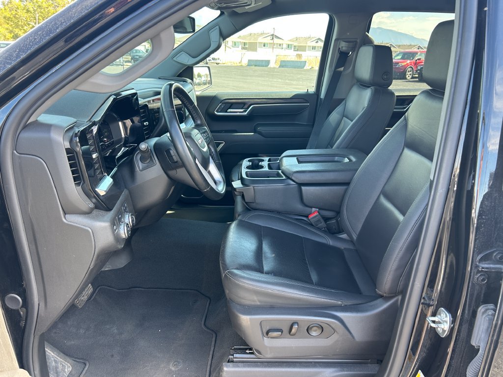 Used 2025 GMC Sierra 1500 SLT AWD/4WD image 24