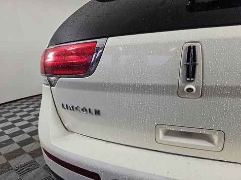 Used 2013 Lincoln MKX Base image 16