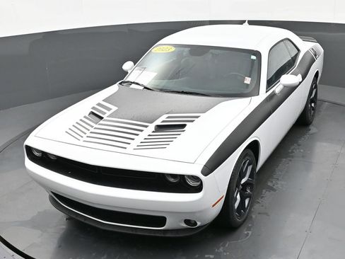 Used 2023 Dodge Challenger SXT w/ Plus Package image 41