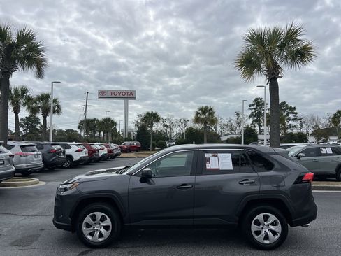 Used 2024 Toyota RAV4 LE image 7