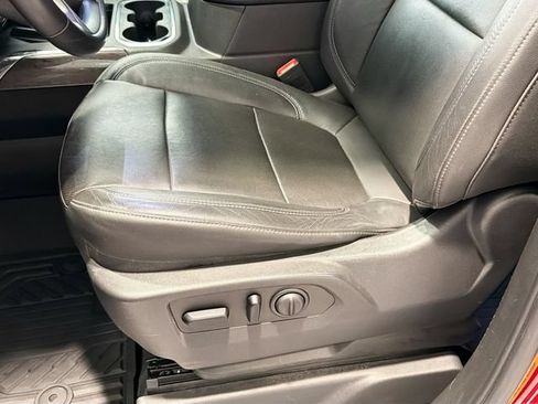Used 2020 Chevrolet Silverado 1500 LTZ w/ LTZ Premium Package AWD/4WD image 16
