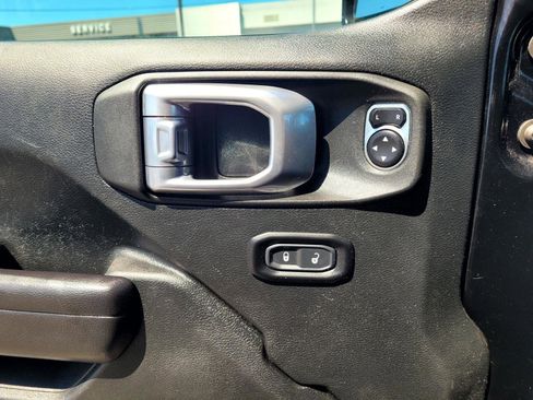 Used 2021 Jeep Wrangler Unlimited Rubicon AWD/4WD image 23