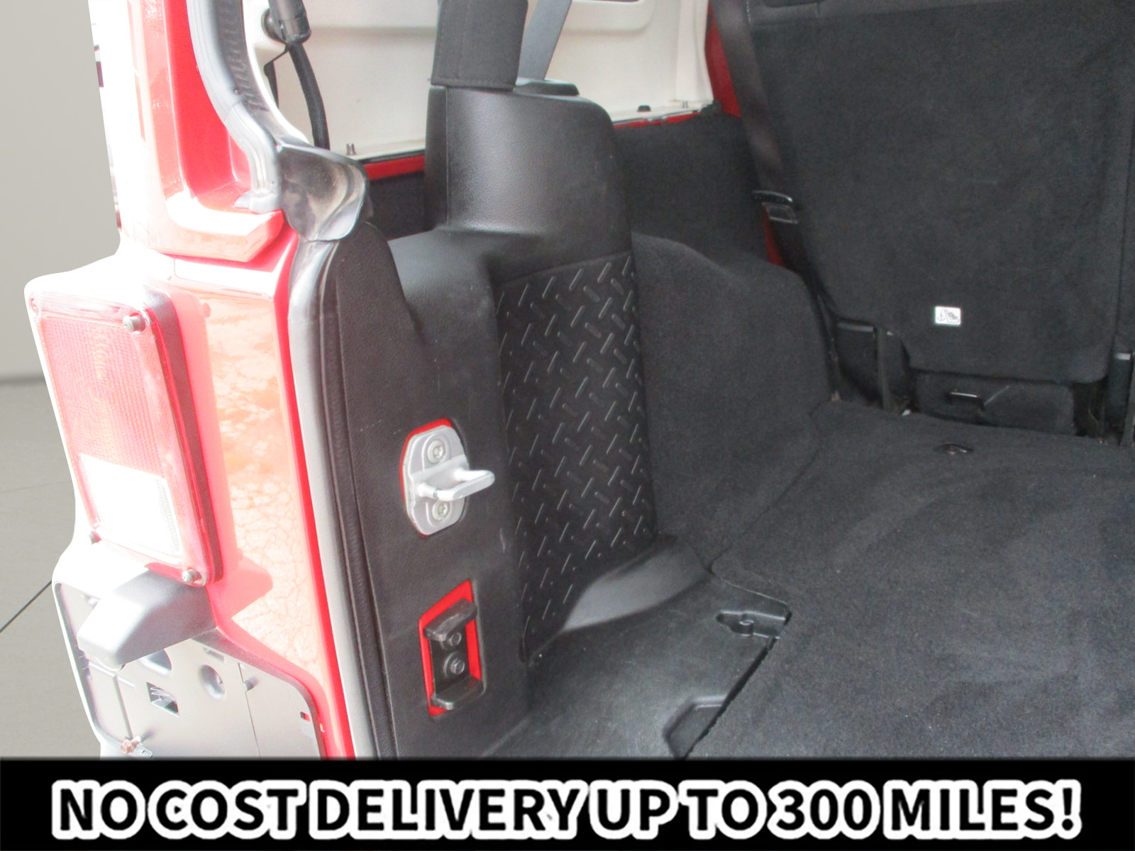 Used 2013 Jeep Wrangler Unlimited Sahara w/ Mopar Chrome Edition Group AWD/4WD image 14