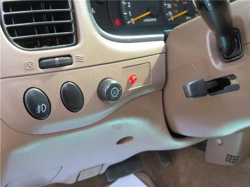 Used 2002 Toyota Tundra SR5 image 9