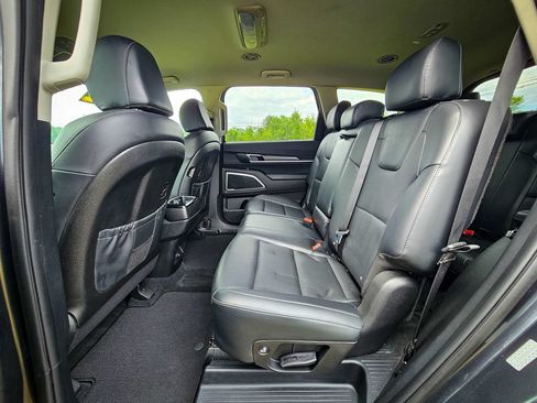 Used 2022 Kia Telluride LX AWD/4WD image 30