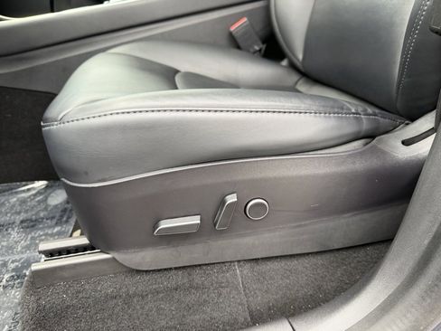 Used 2021 Tesla Model Y Long Range image 15