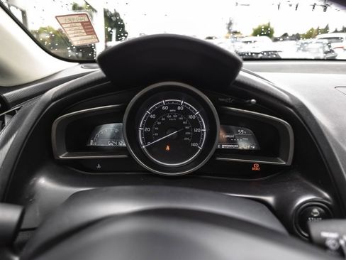 Used 2019 Toyota Yaris L FWD image 11