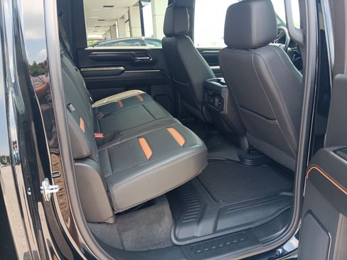 Used 2024 GMC Sierra 2500 AT4 w/ AT4 Premium Plus Package AWD/4WD image 18