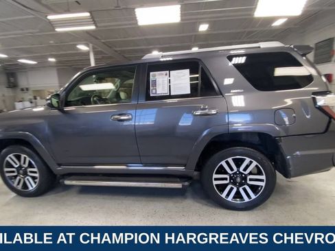Used 2022 Toyota 4Runner Limited AWD/4WD image 7