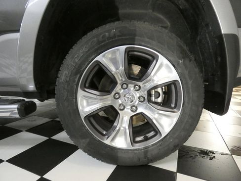 Used 2020 RAM 1500 Laramie image 7