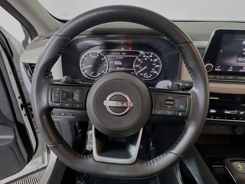 Used 2022 Nissan Rogue SV w/ SV Premium Package image 18