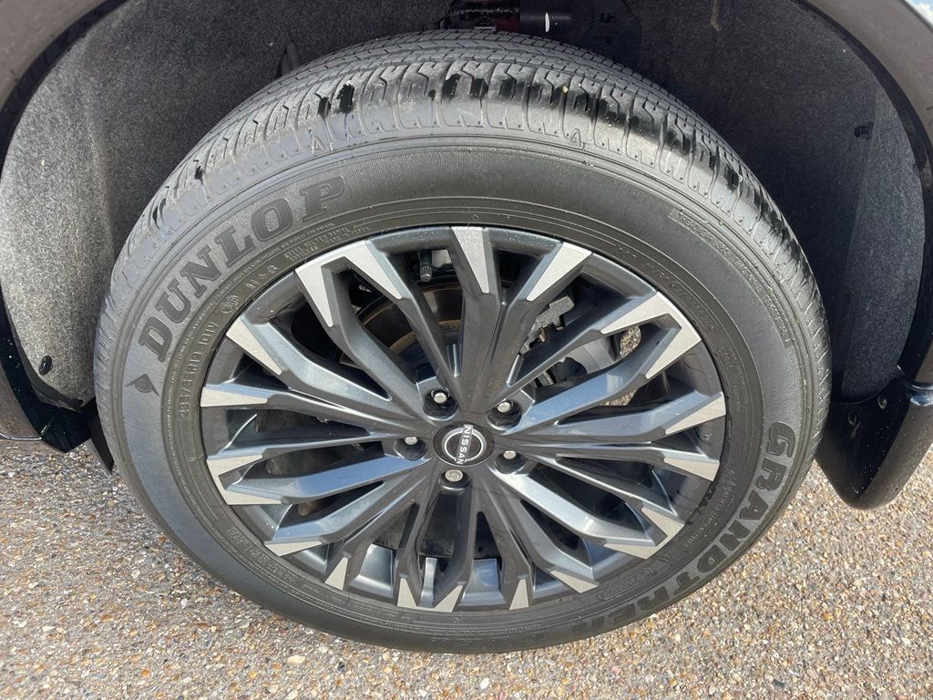 Certified 2024 Nissan Rogue Platinum FWD image 18