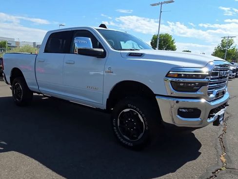 Used 2025 RAM 3500 Laramie AWD/4WD image 2