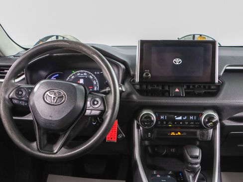 Used 2023 Toyota RAV4 LE AWD/4WD image 17