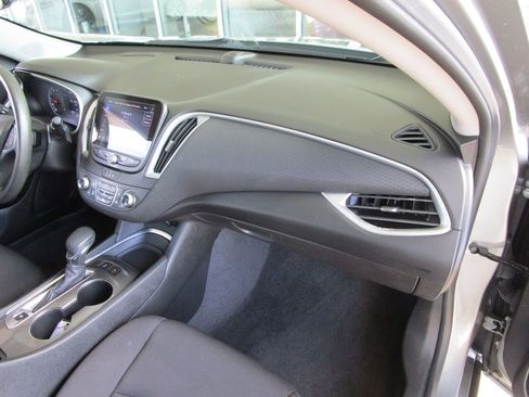 Used 2024 Chevrolet Malibu LT image 16