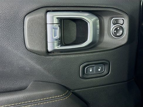 Used 2021 Jeep Wrangler Unlimited Sahara image 22