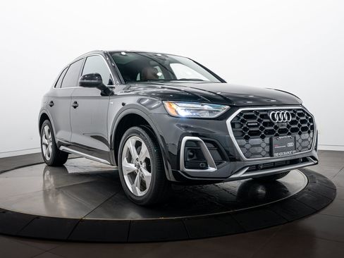 Used 2023 Audi Q5 2.0T Premium Plus w/ Premium Plus Package AWD/4WD image 2