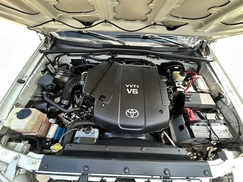 Used 2015 Toyota Tacoma PreRunner w/ SR5 Package RWD image 21