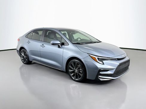 Certified 2025 Toyota Corolla SE FWD image 3