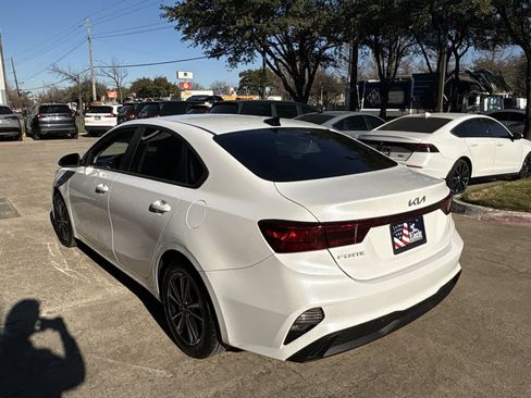 Used 2023 Kia Forte LXS image 4