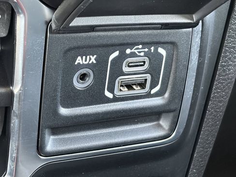 Used 2025 Jeep Gladiator Sport AWD/4WD image 30