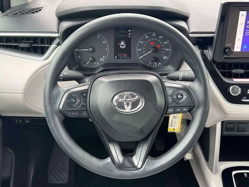 Used 2024 Toyota Corolla Cross L image 16