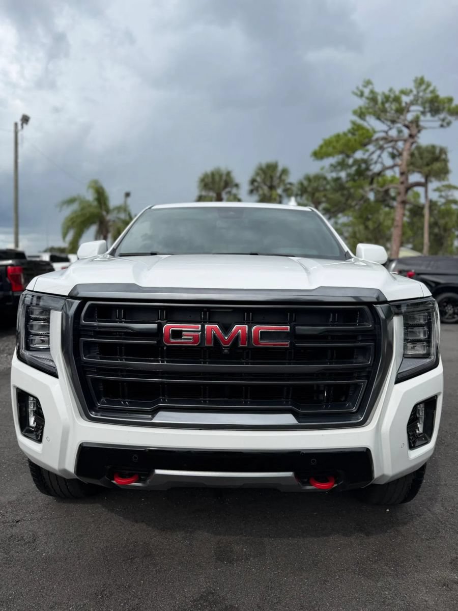 Used 2024 GMC Yukon AT4 w/ Technology Package AWD/4WD image 2