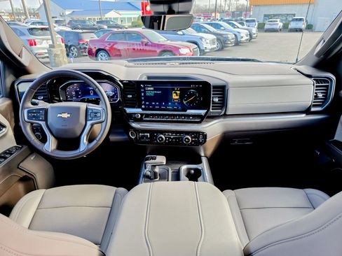Used 2024 Chevrolet Silverado 1500 LTZ w/ LTZ Premium Package image 34