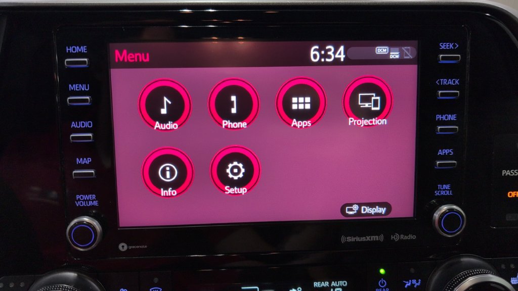 Used 2022 Toyota Highlander XLE AWD/4WD image 12