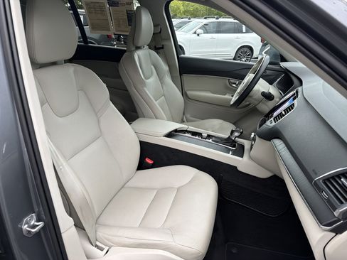 Used 2020 Volvo XC90 T6 Momentum AWD/4WD image 35