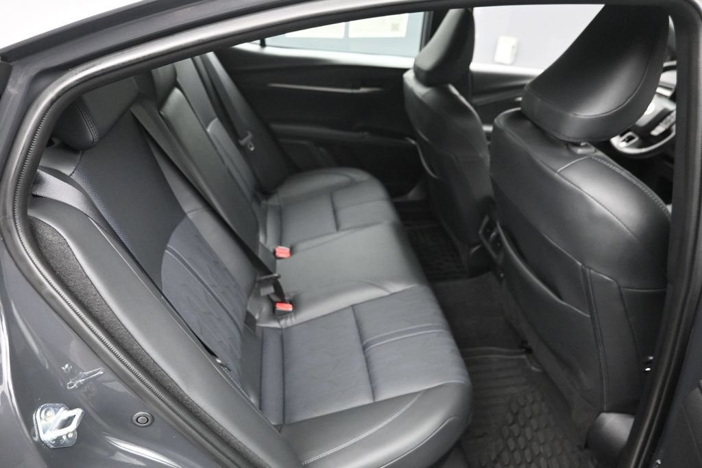 Used 2025 Toyota Camry XSE FWD image 10