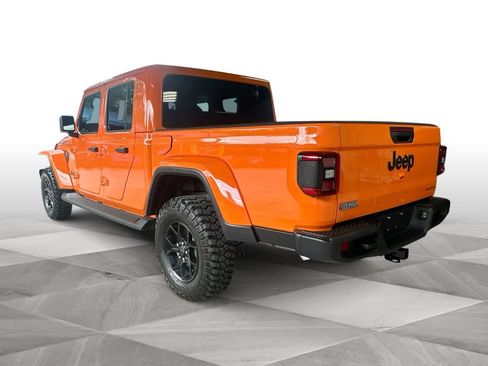 Used 2025 Jeep Gladiator Sport AWD/4WD image 6