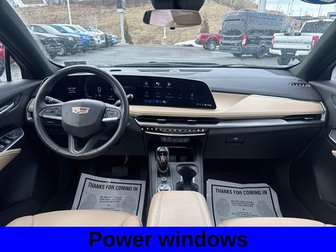Used 2024 Cadillac XT4 Luxury w/ Cold Weather Package image 11