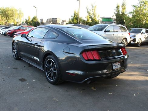 Used 2017 Ford Mustang Coupe RWD image 5