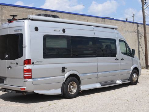 Used 2018 Mercedes-Benz Sprinter 3500 image 3