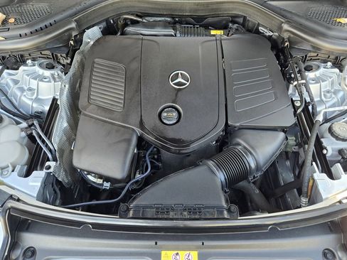 Used 2024 Mercedes-Benz GLC 300 4MATIC image 39