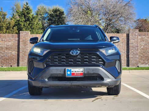 Used 2021 Toyota RAV4 LE w/ Carpet Mat Package (TMS) image 2