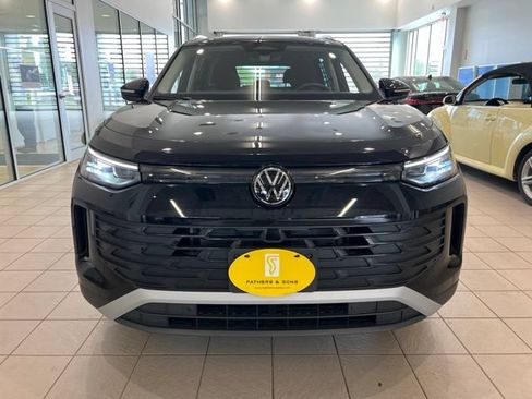 Used 2025 Volkswagen Tiguan S w/ 18" Wheel Package AWD/4WD image 2